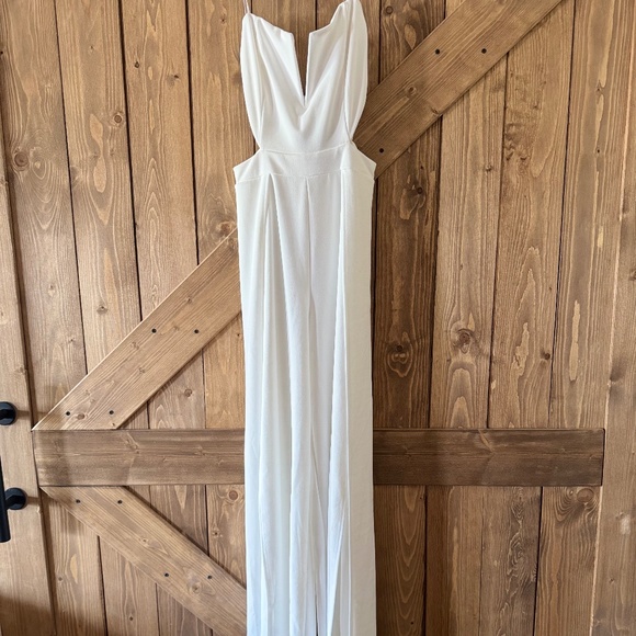 White Vcut Top Romper - Picture 3 of 4